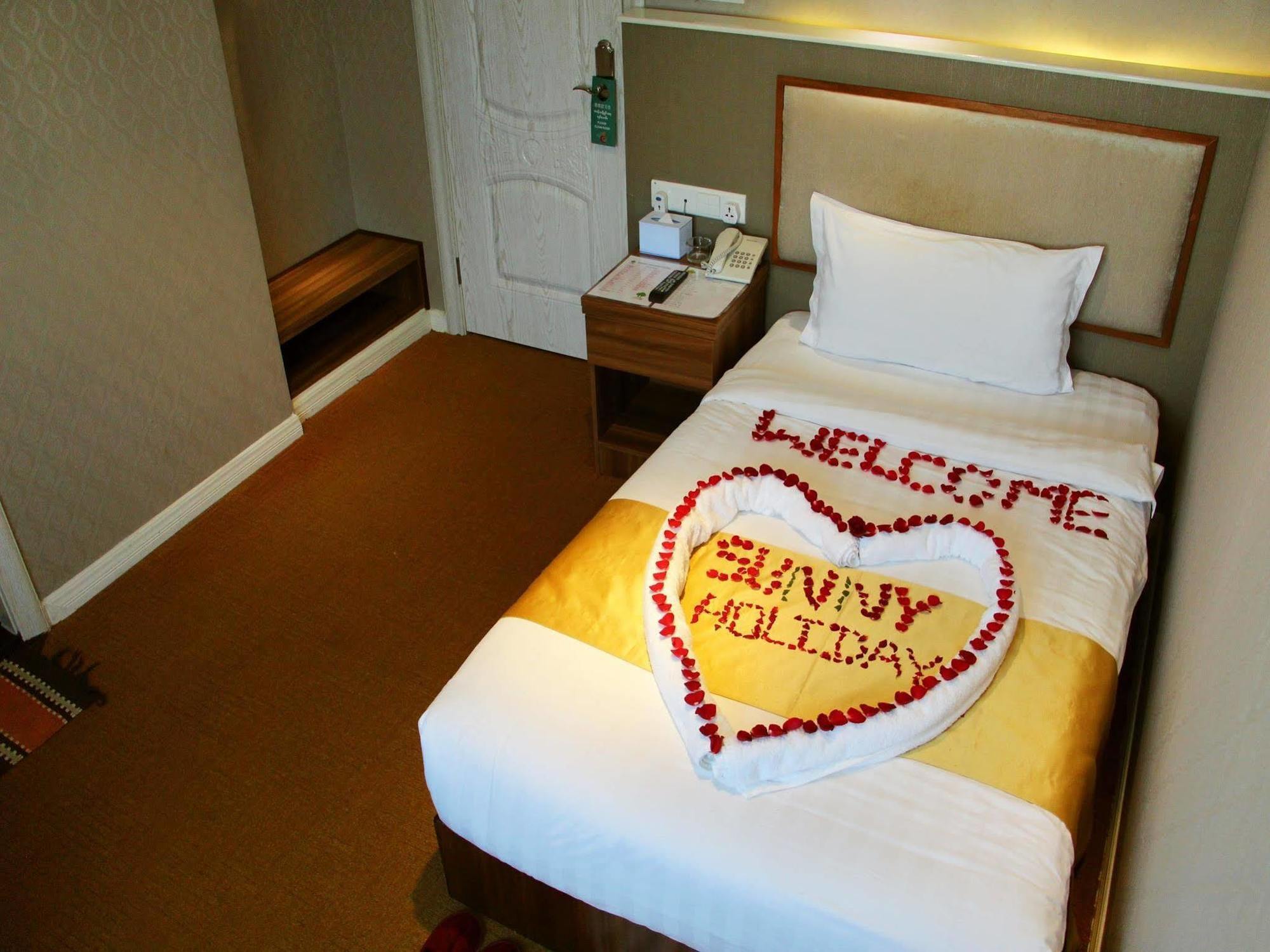 Sunny Holiday Hotel Gyogon Екстериор снимка