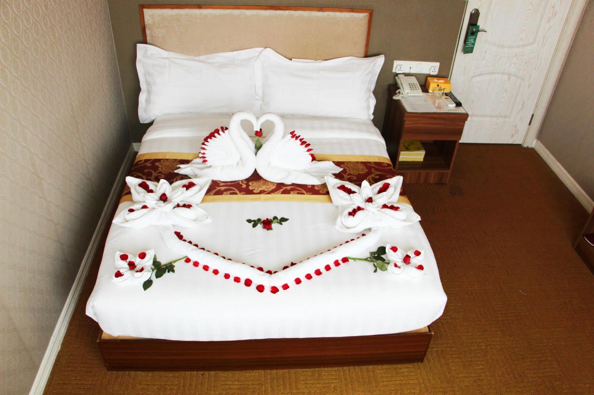 Sunny Holiday Hotel Gyogon Екстериор снимка