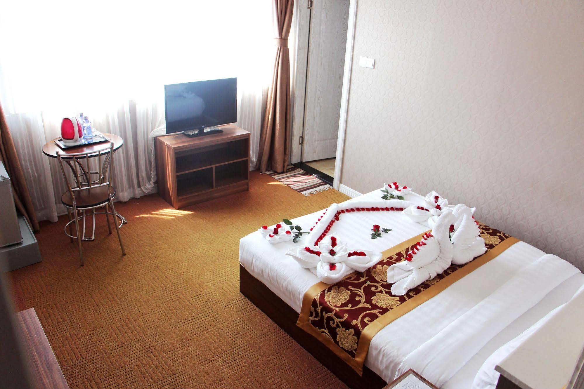 Sunny Holiday Hotel Gyogon Екстериор снимка